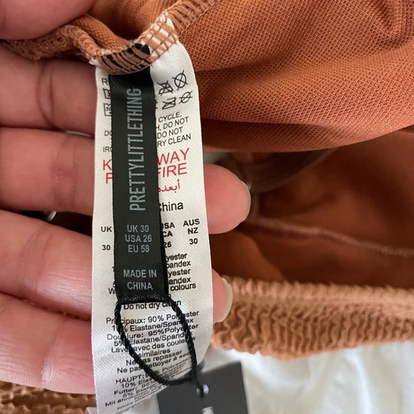 Prettylittlething plus mocha textured cutout swimsuit - Picture 10 of 11